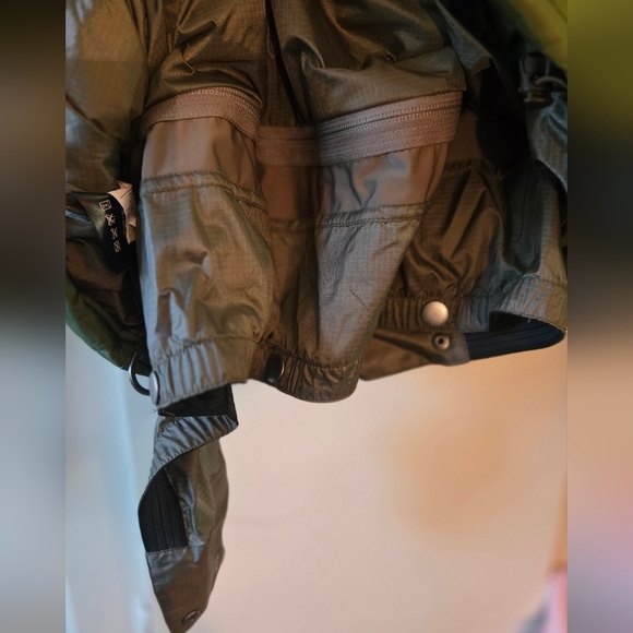 Plant Earth Green White Puffer Jacket Ski Snow EUC - Picture 8 of 8